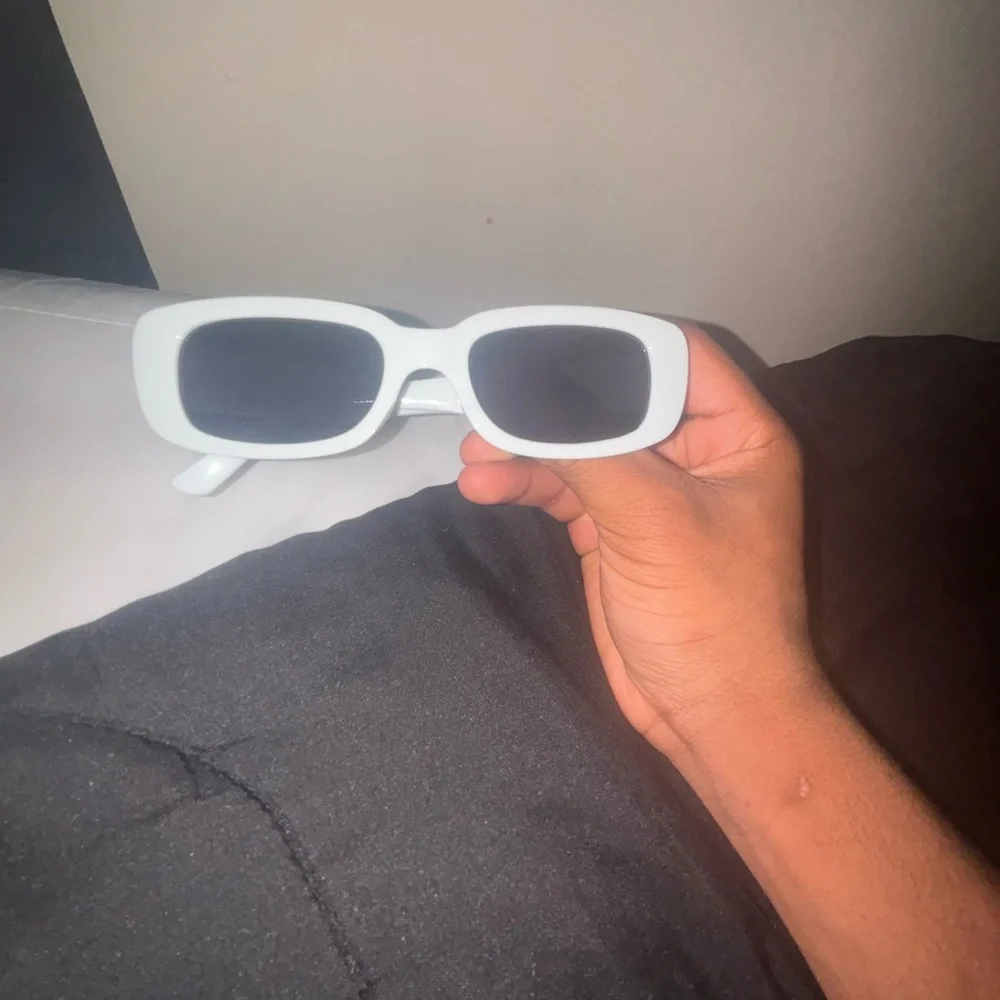 White Glasses with Rectangular Shape and Matte Finish